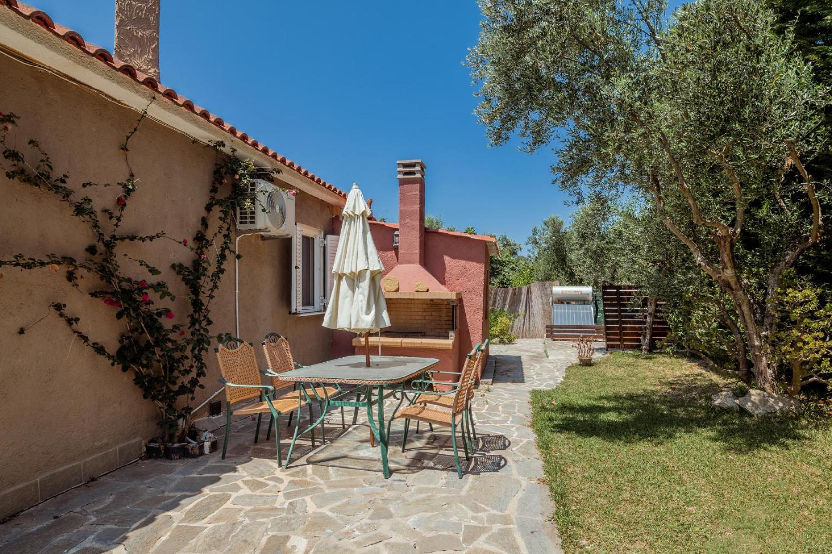 Planos Villa Esterno foto